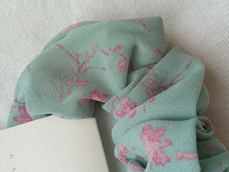 Nowa Gumka do włosów frotka Scrunchie turkusowa w kwiatki Nyu Nuy
