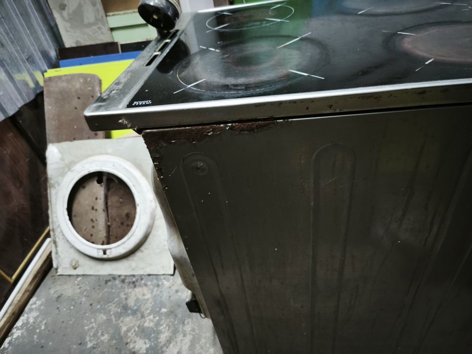 Електроплита Indesit