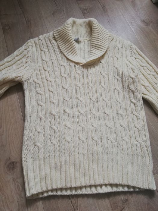 Kremowy sweter m