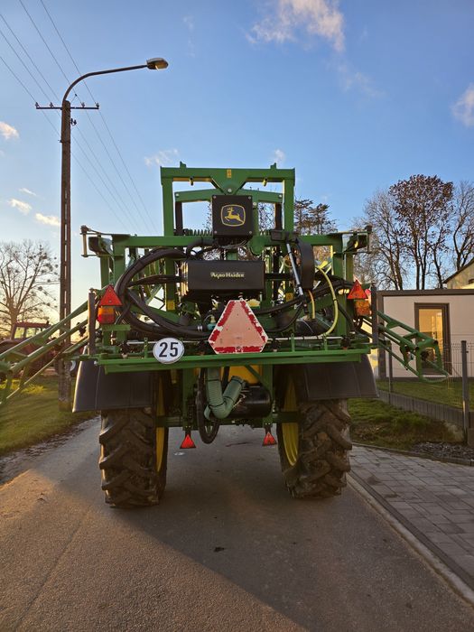 Opryskiwacz John Deere 732 , 28m