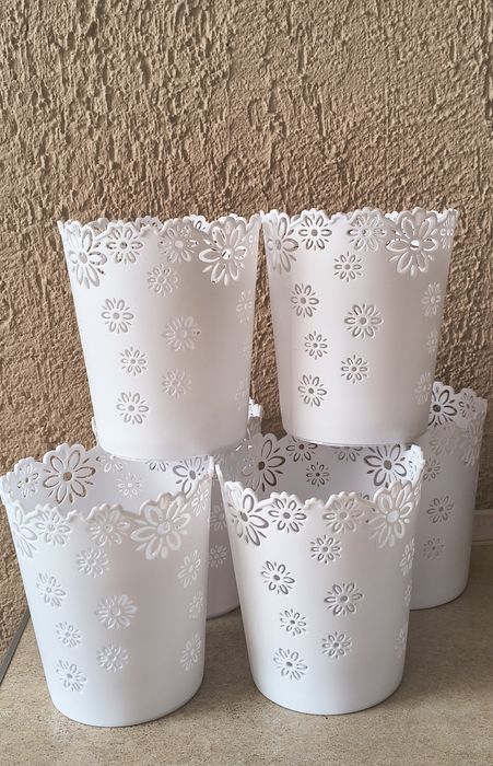 Osłonki na doniczki plastikowe