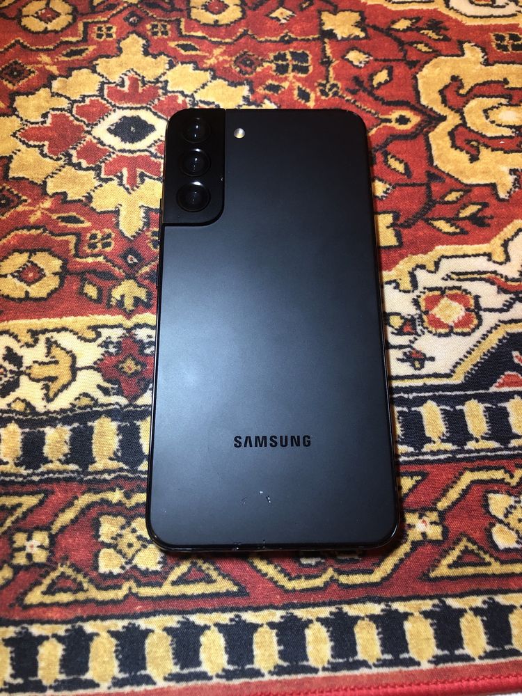 Samsung Galaxy S22+ atrapa
