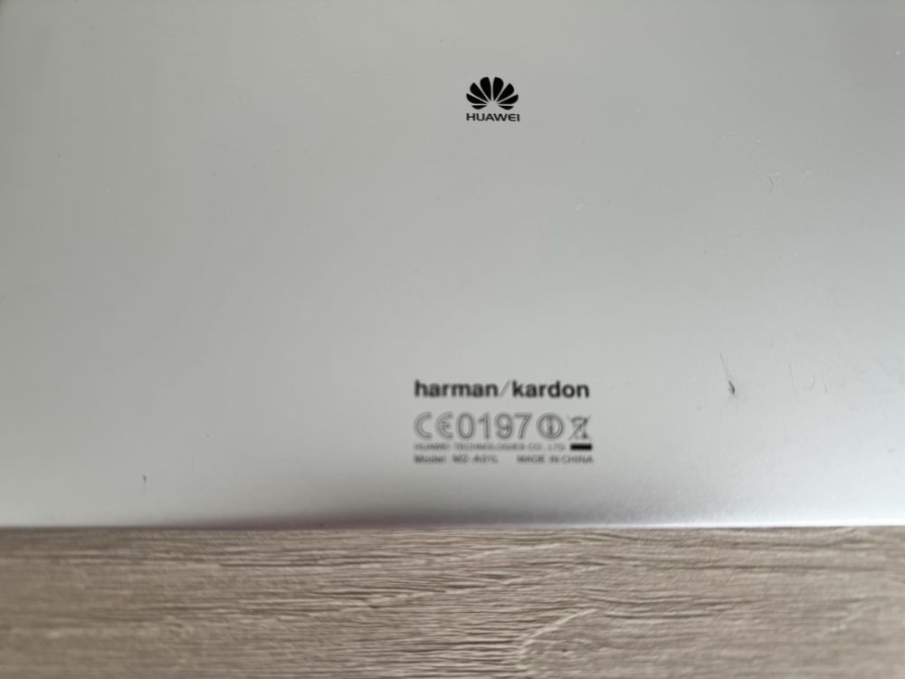 Планшет Huawei Mediapad M3 Lite 10 хороший стан