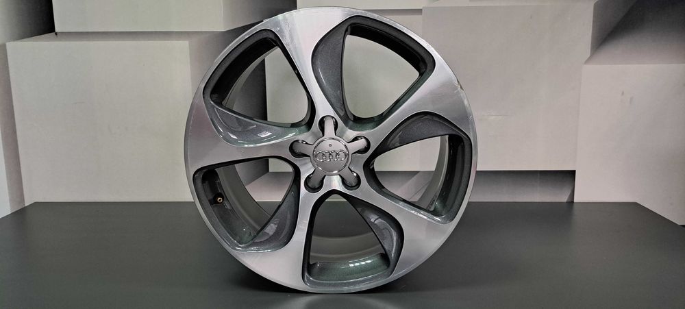 4x Felgi aluminiowe 18" 8V0 Audi A3, A4 7,5 Jx18 ET 51 orginalne