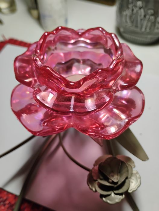 Przepiękne świeczniki podgrzewacze  w kształcie róży.