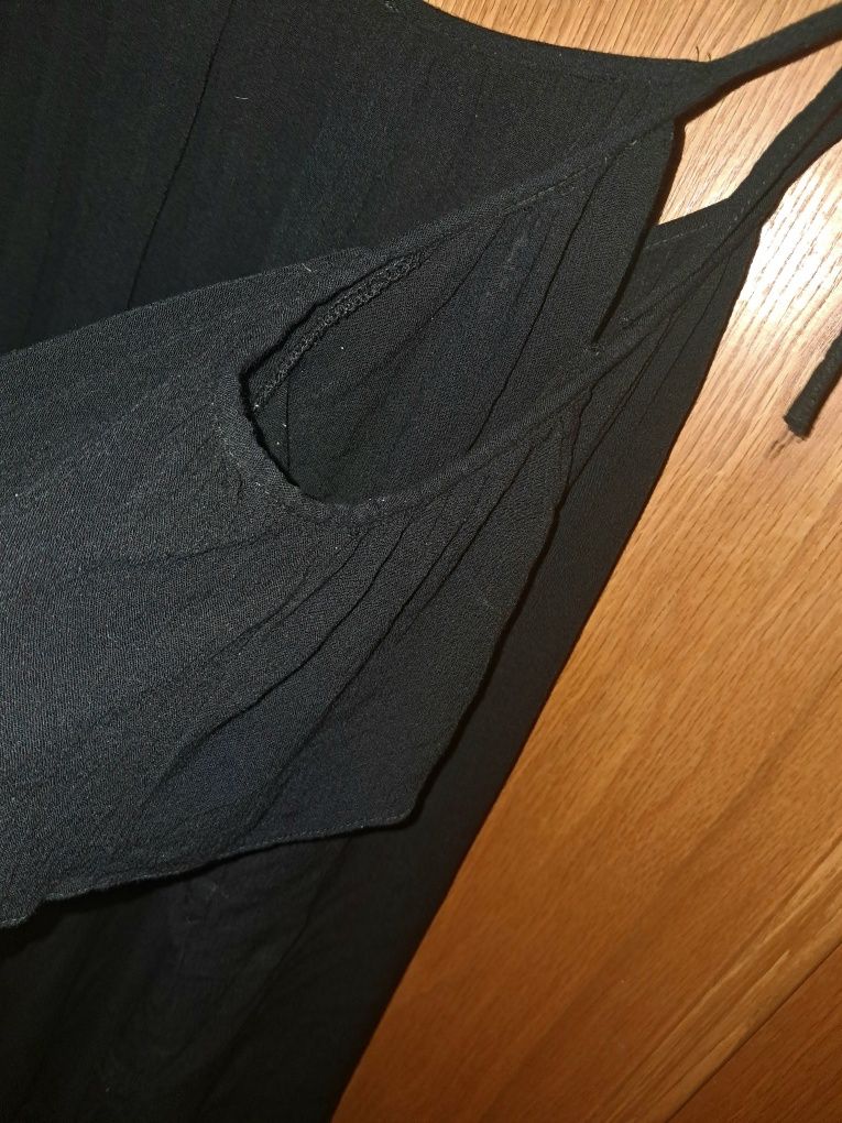 Vestido de verão com alças ajustáveis