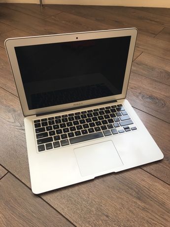MacBook AIR 13,3 A1466