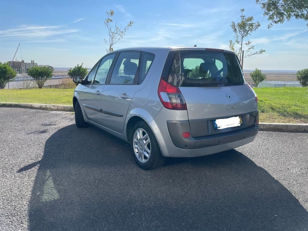 Renault Scenic 1.5 DCi