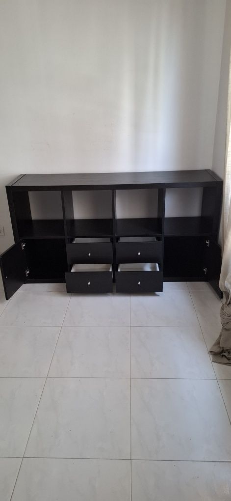 Móvel/ estante KALLAX ikea c/6 acessórios