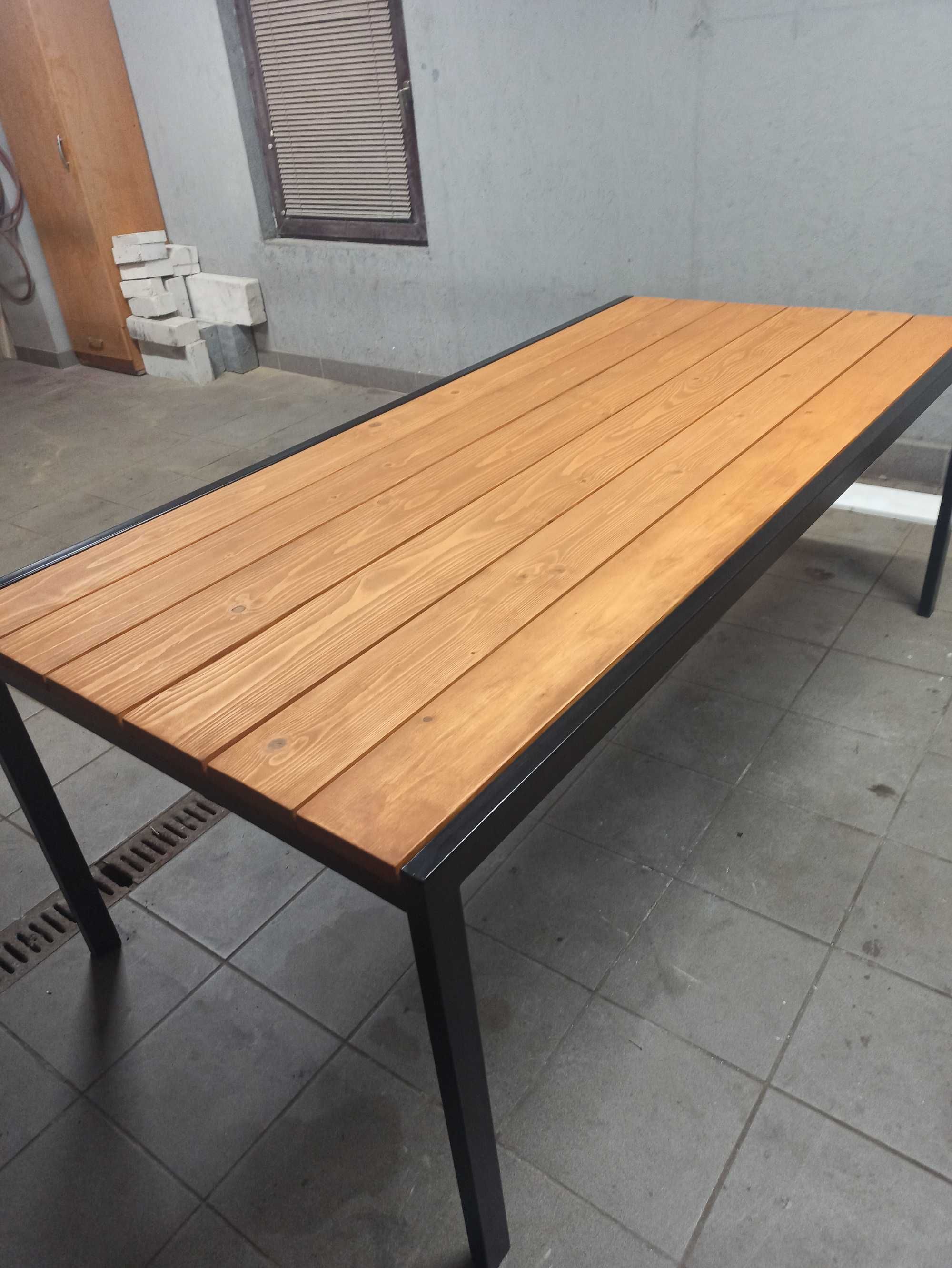 Tarasowy stół METALOWO-drewniany