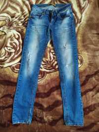 Продам женские джинсы+подарок