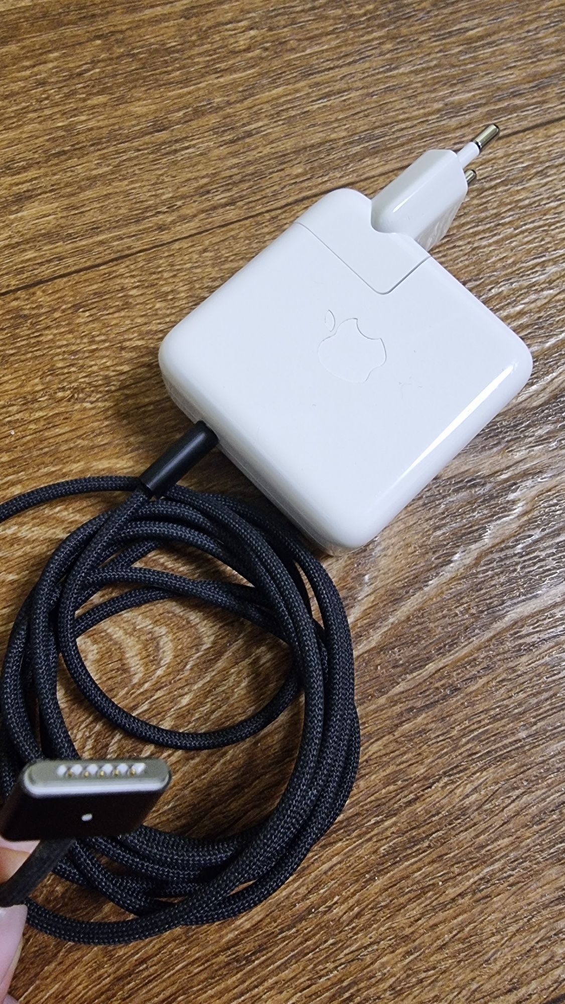 блок живлення apple 70W зі шнуром