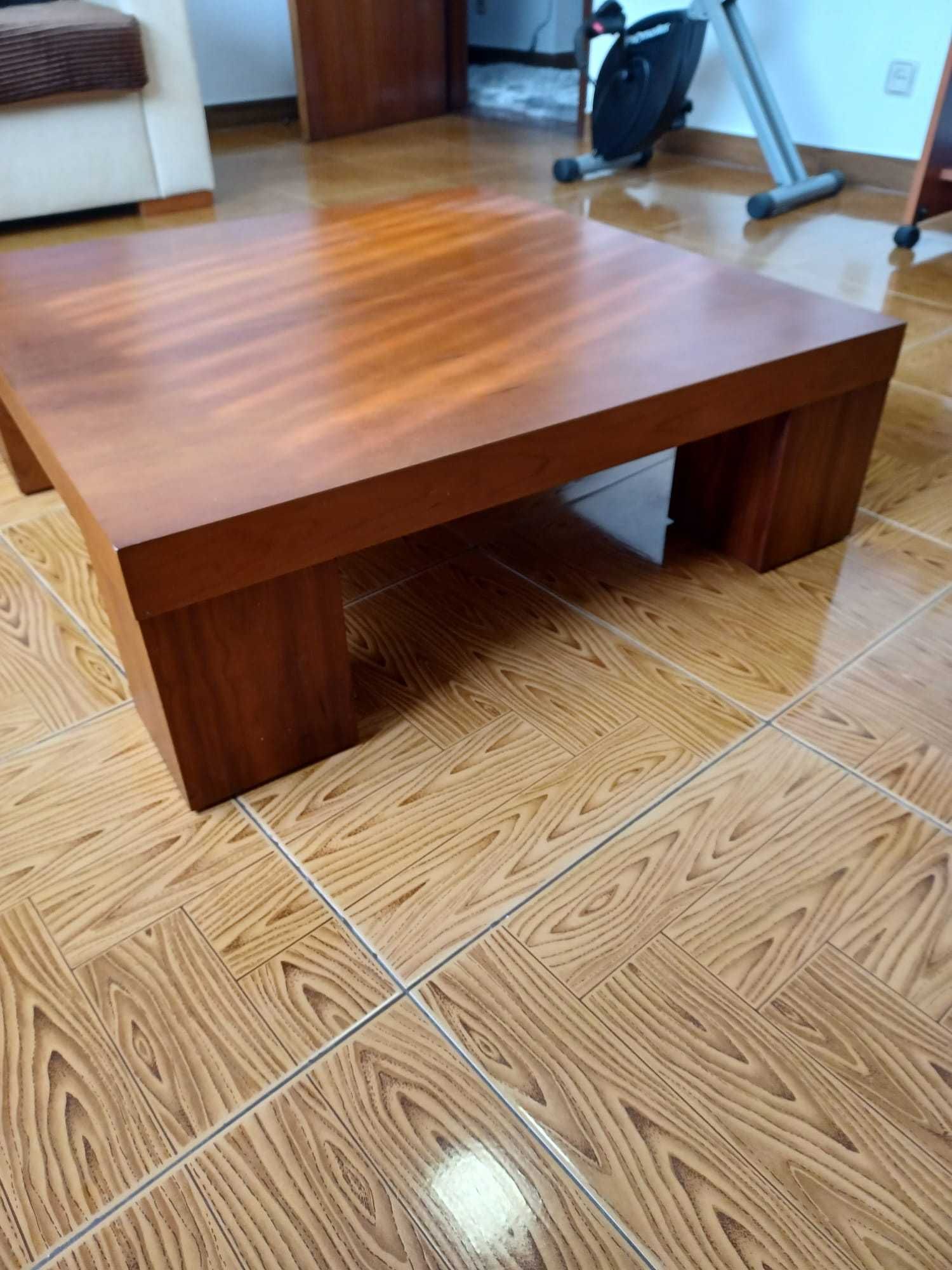 Mesa de apoio em madeira