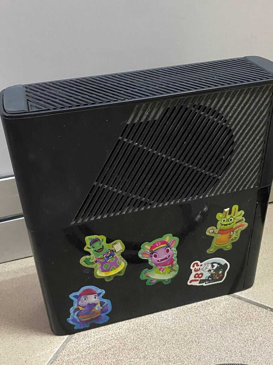 Ігрова консоль Microsoft Xbox 360 E (1538) 512GB