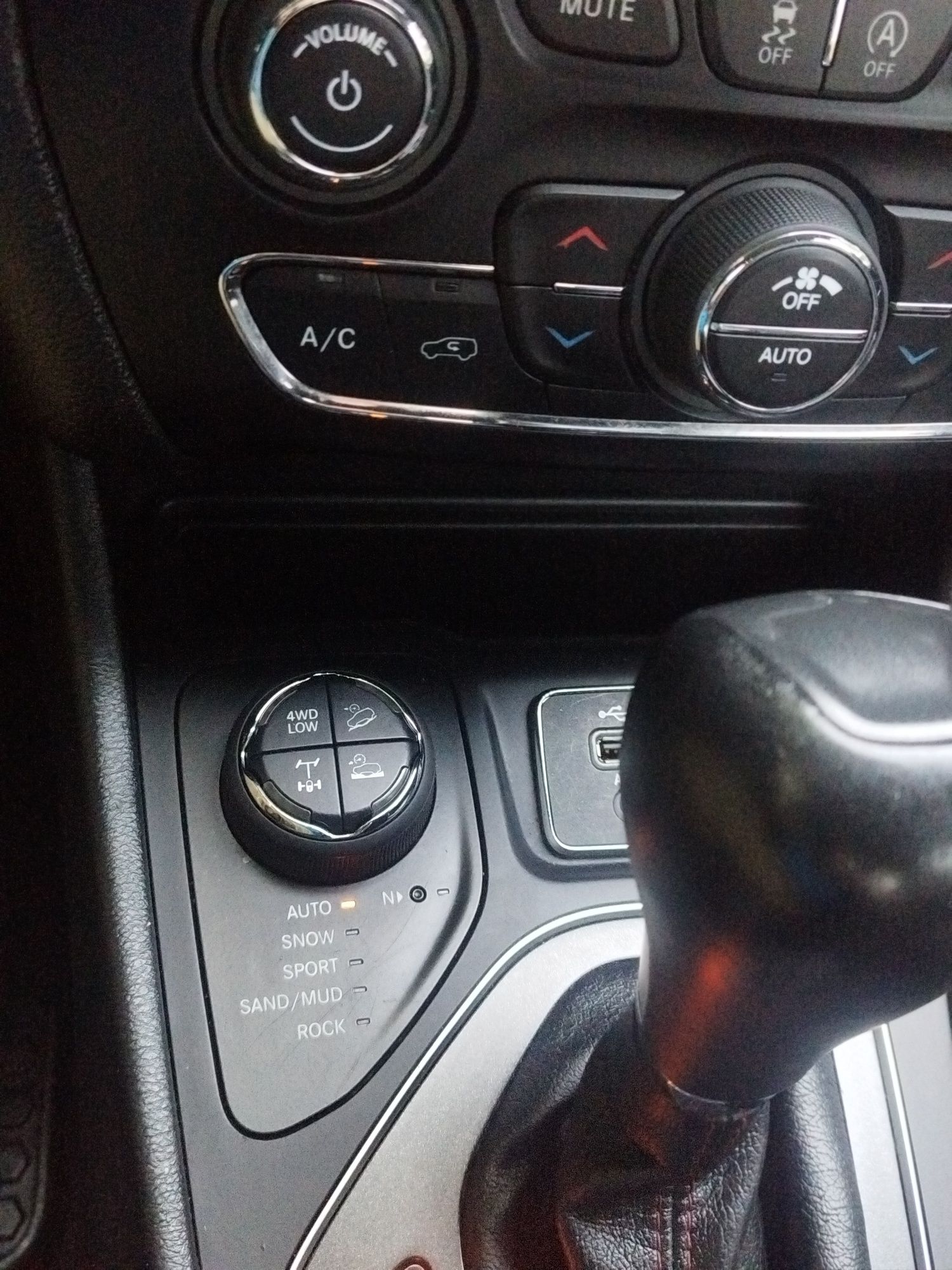 джип Черокі Trailhawk 11/19р., 3.2л