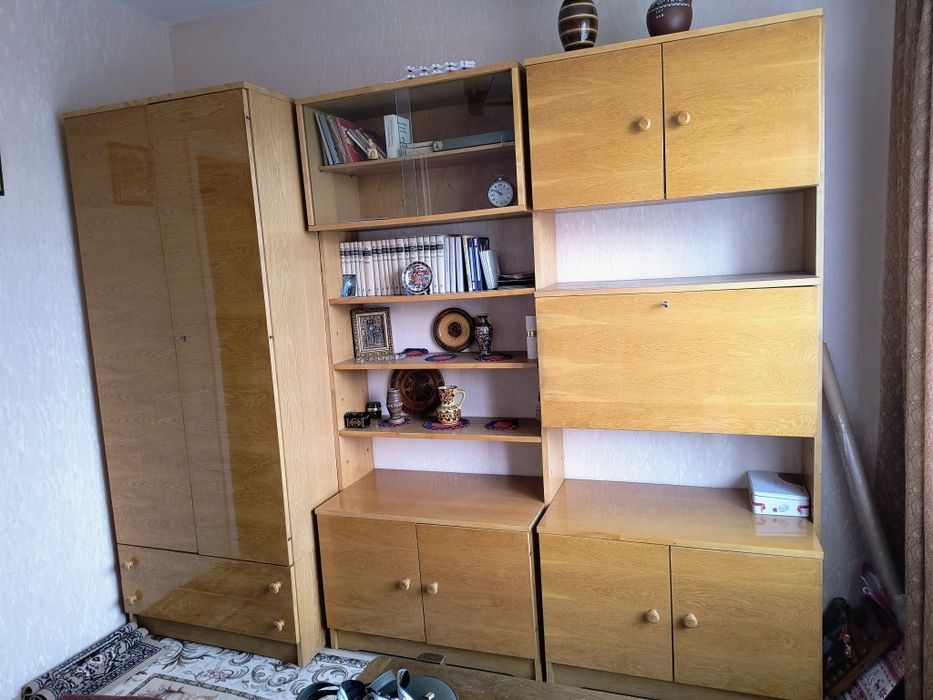 Regał PRL meblościanka kolor miodowy wysoki połysk