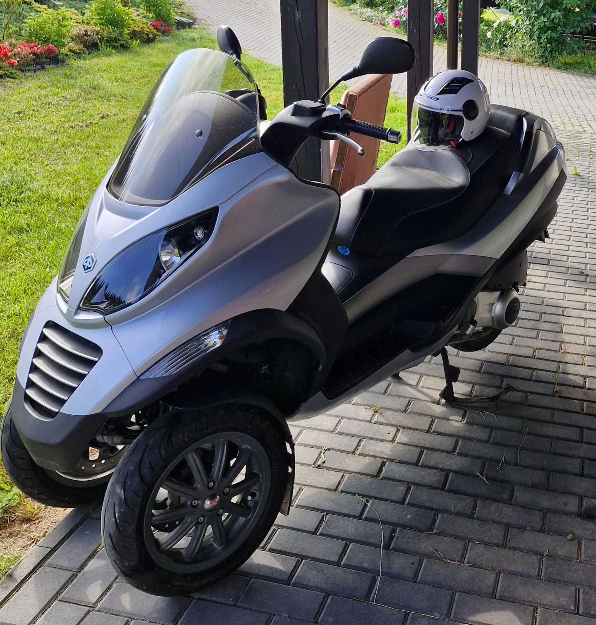 Motor Piaggio MP3