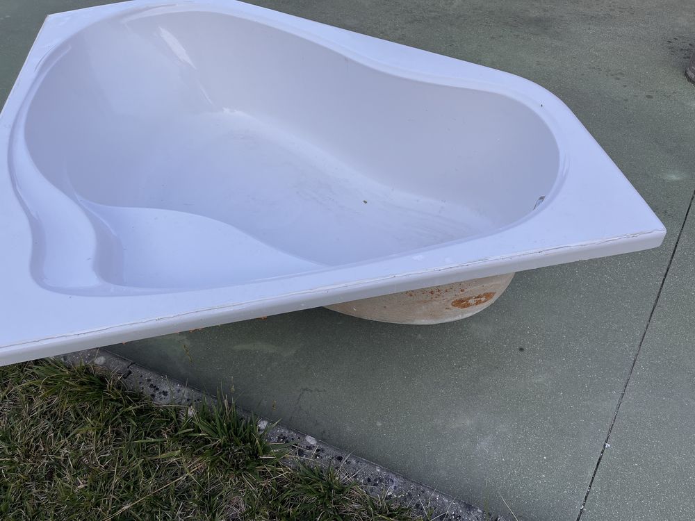 Banheira  de canto com 145cm  cor branca