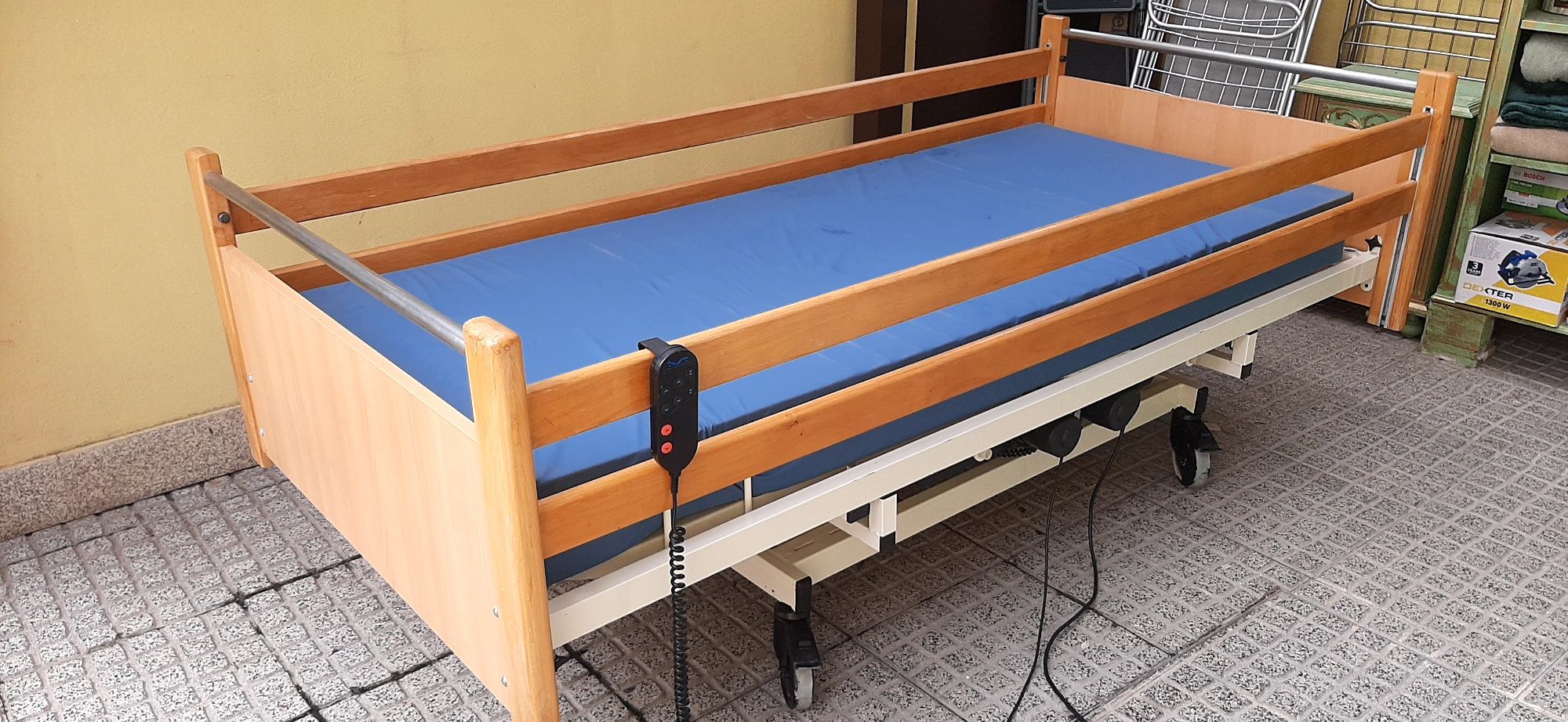 Cama articulada elétrica e elevatória hospitalar