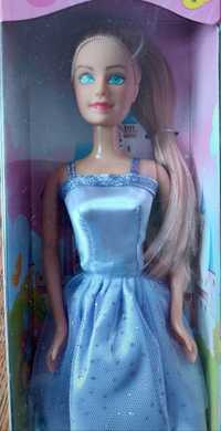 Defa Lucy, Lalka Barbie