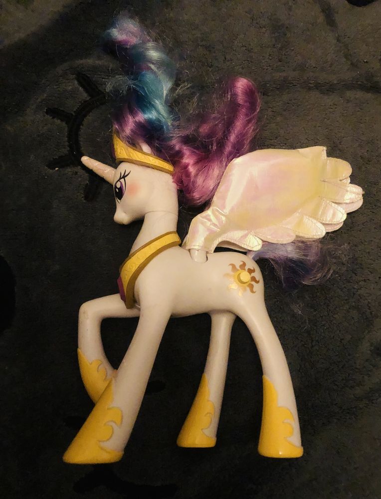 My little pony zestaw Celestia (mowi) 26 kucy plus 10 malych