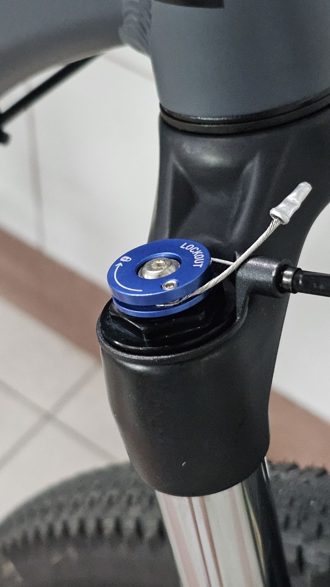 Cube Attention  roz. Ramy M koła 27.5 Deore Rock Shox Continental