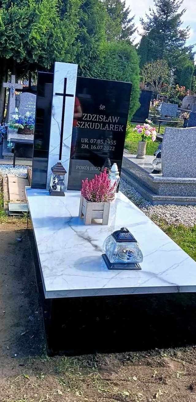 Nowoczesne pomniki z kompozytu 5299 zł z montażem Cały Kraj.