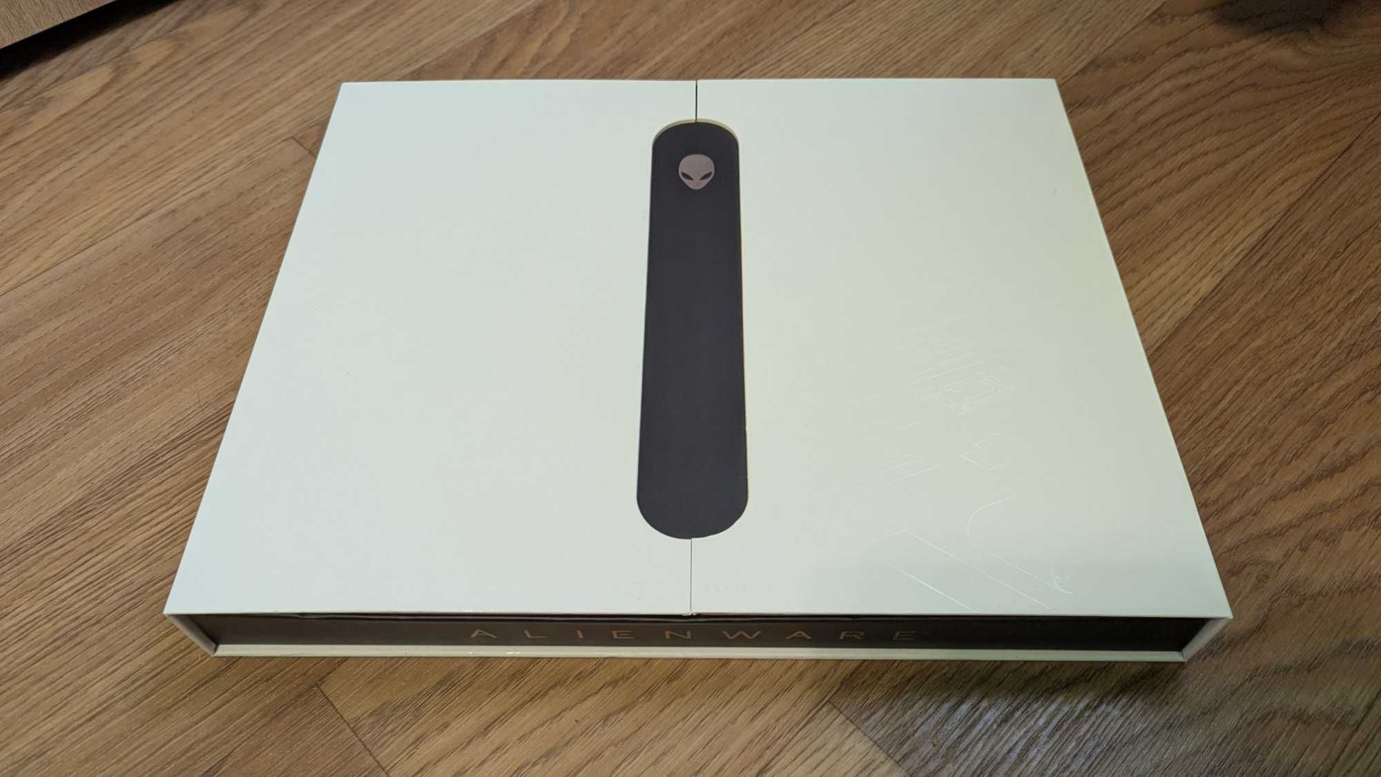 Ноутбук Dell Alienware x16 R2 - NVIDIA RTX 4080/Intel® Core™ Ultra 9