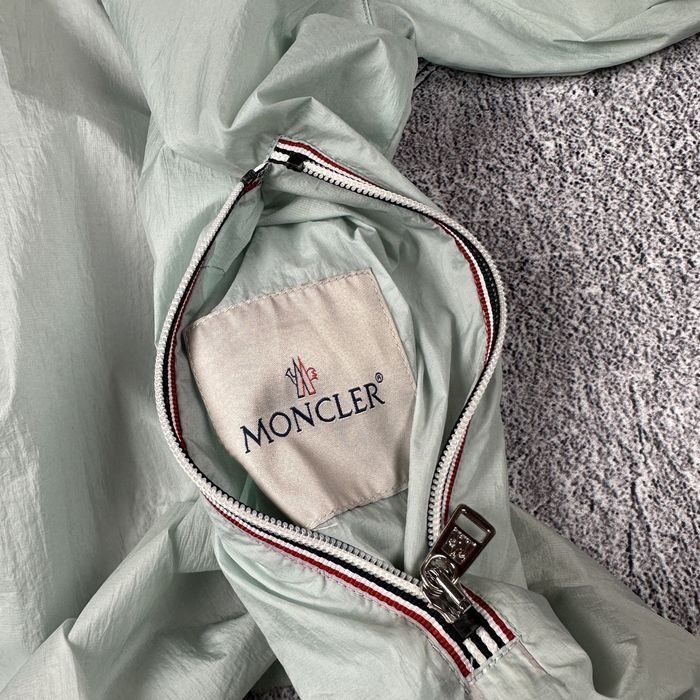 Оригинальная куртка / дождевик Moncler