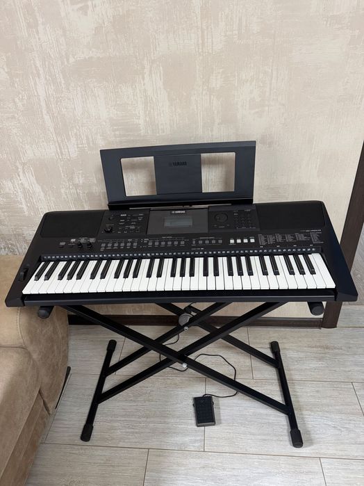 Синтезотор YAMAHA  PSR-E463