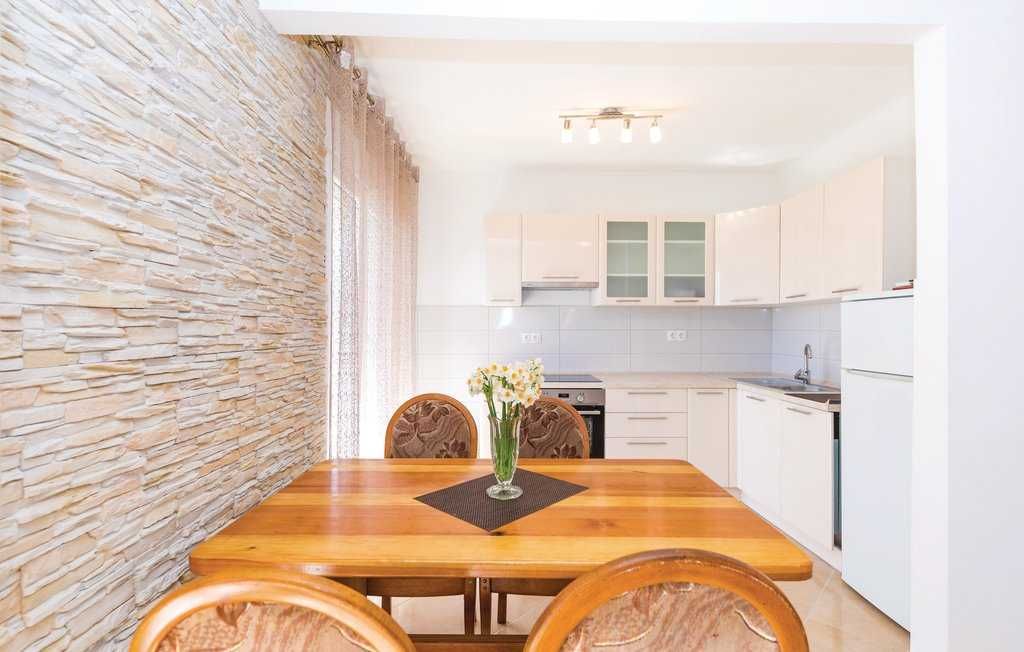 Wakacje, Chorwacja, okolice miasta Trogir, apartament dla 8 osób,