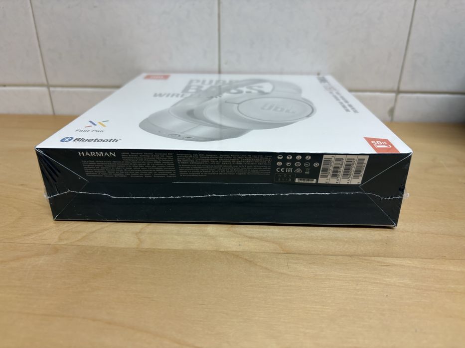 Auscultadores JBL by Harman Tune 710BT - cor branca, caixa selada