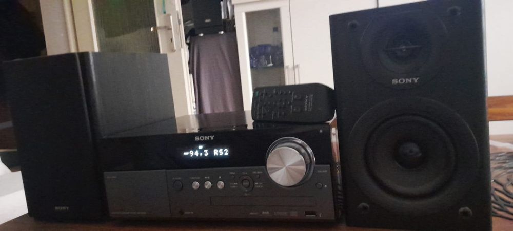 Mini wieża Sony  wysylka na 2 paczki czytaj opis