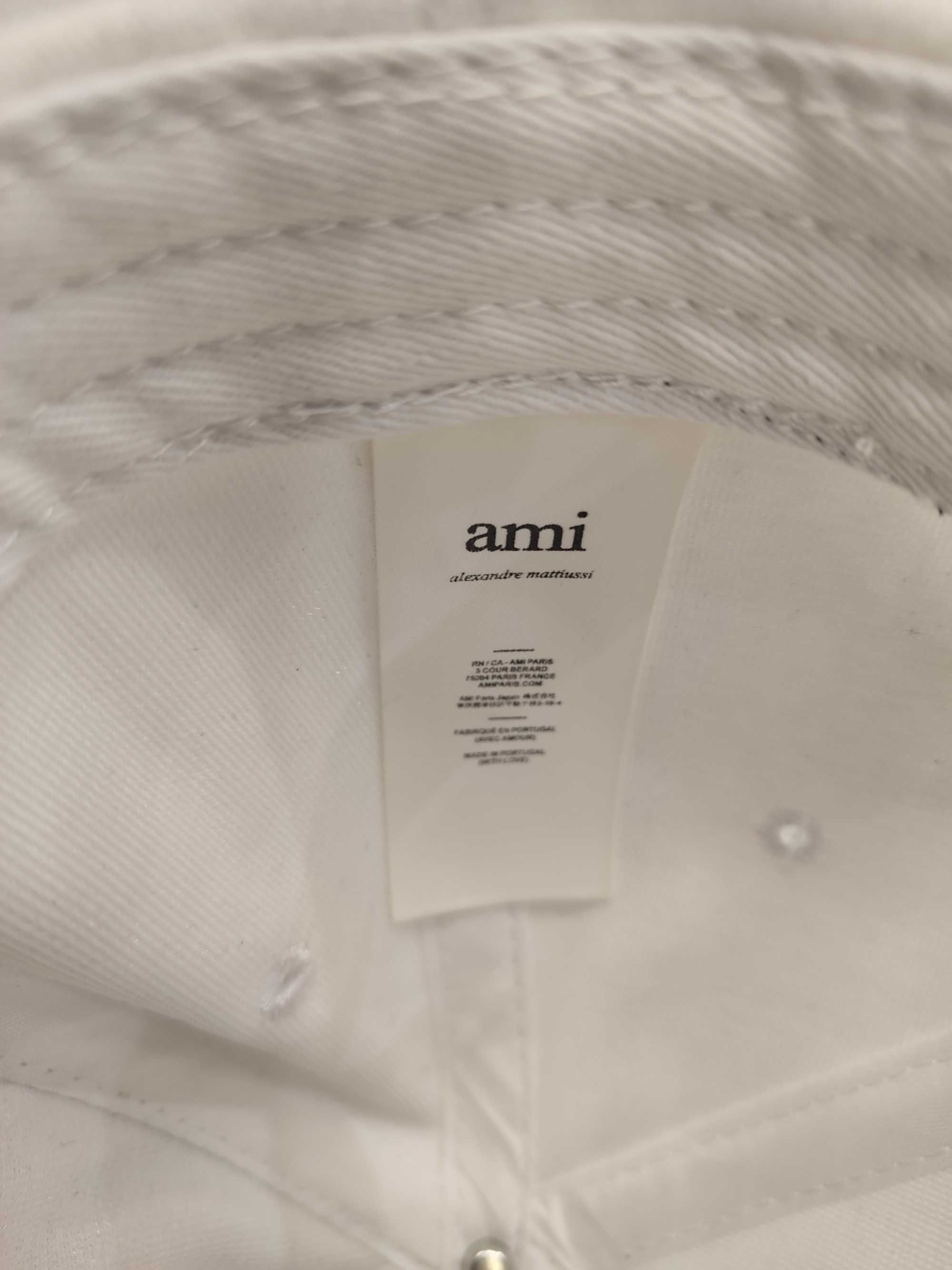 Кепка AMI Paris Torn Cap White