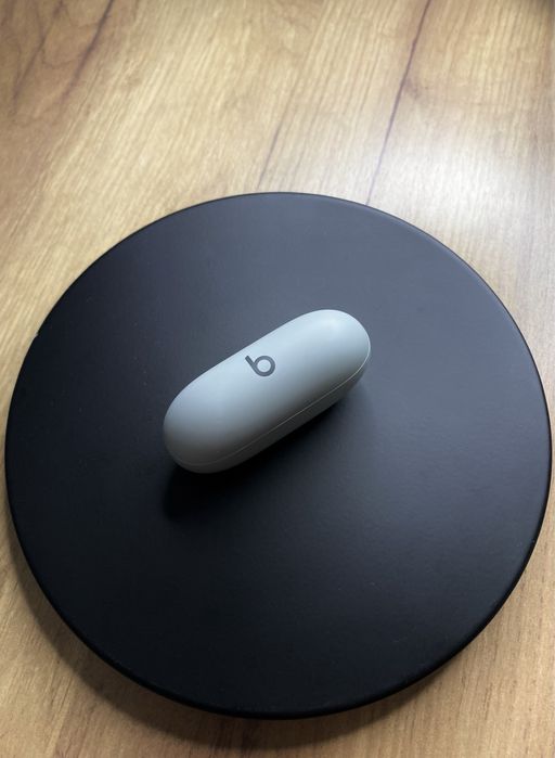 Beats Solo Buds Нові навушники
