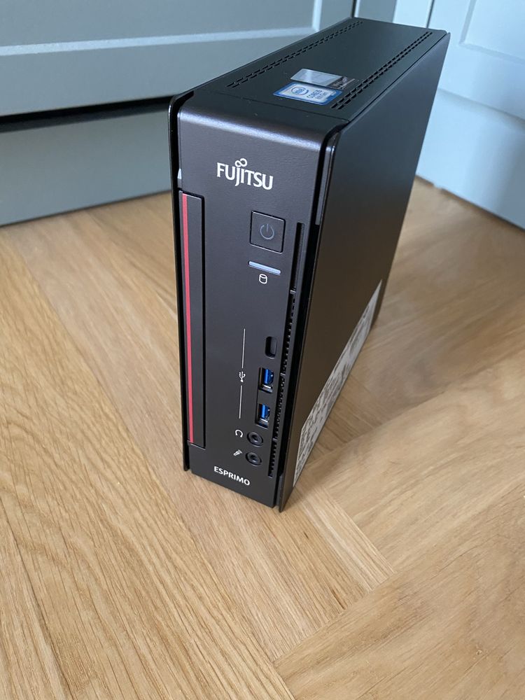Komputer Fujitsu Esprimo Q558 i5-8400T