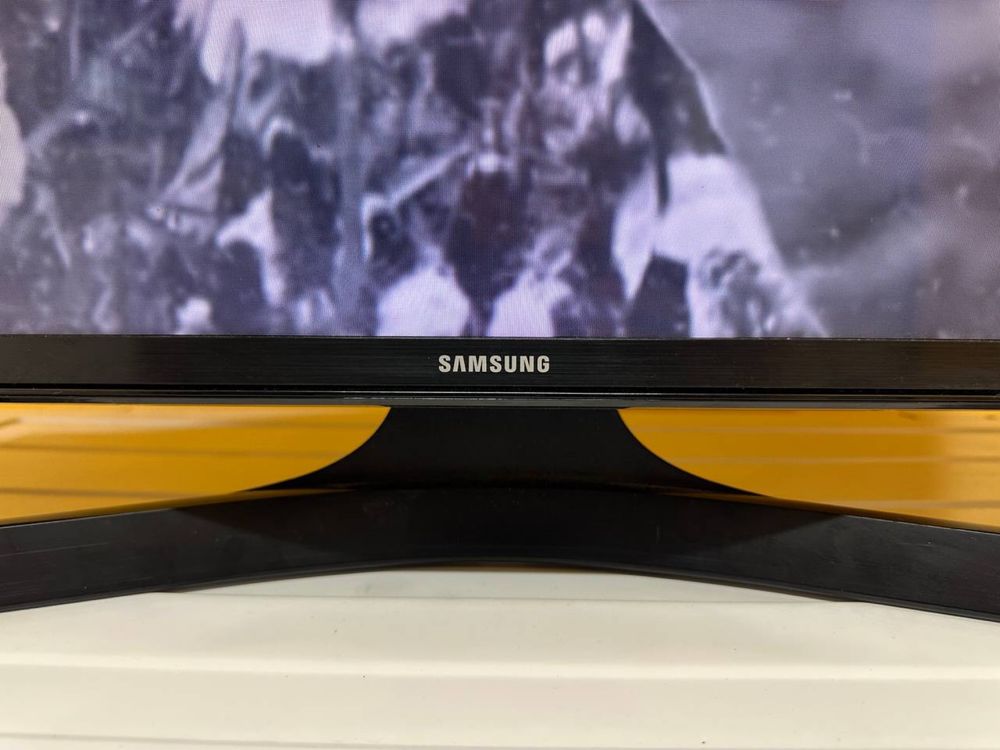 Телевізор Samsung UE65KU6079U 4K T2 Smart Full HD Wi-Fi