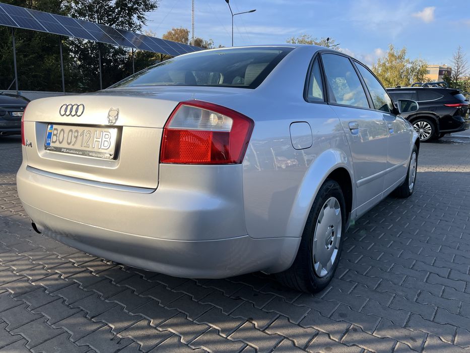 Audi A4 1.6 бензин
