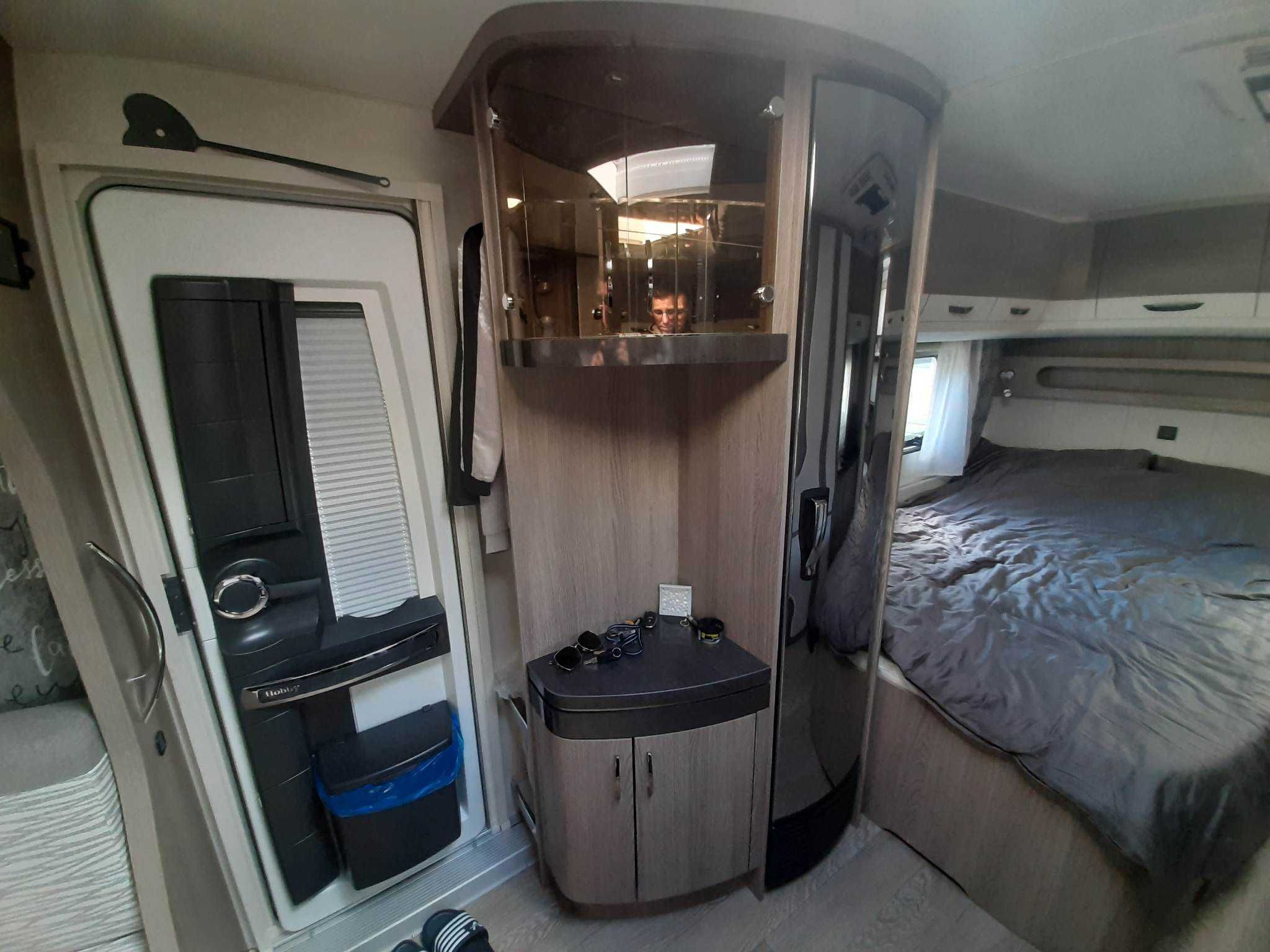 Wynajem przyczepy kempingowej Hobby 560 Prestige WFU. Duża łazienka