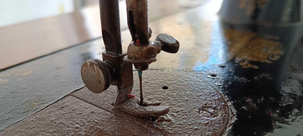 Máquina de Costura Singer