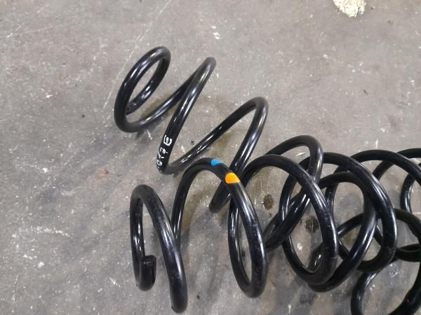 Mola de suspensão trás direita PEUGEOT 2008 I (CU_)