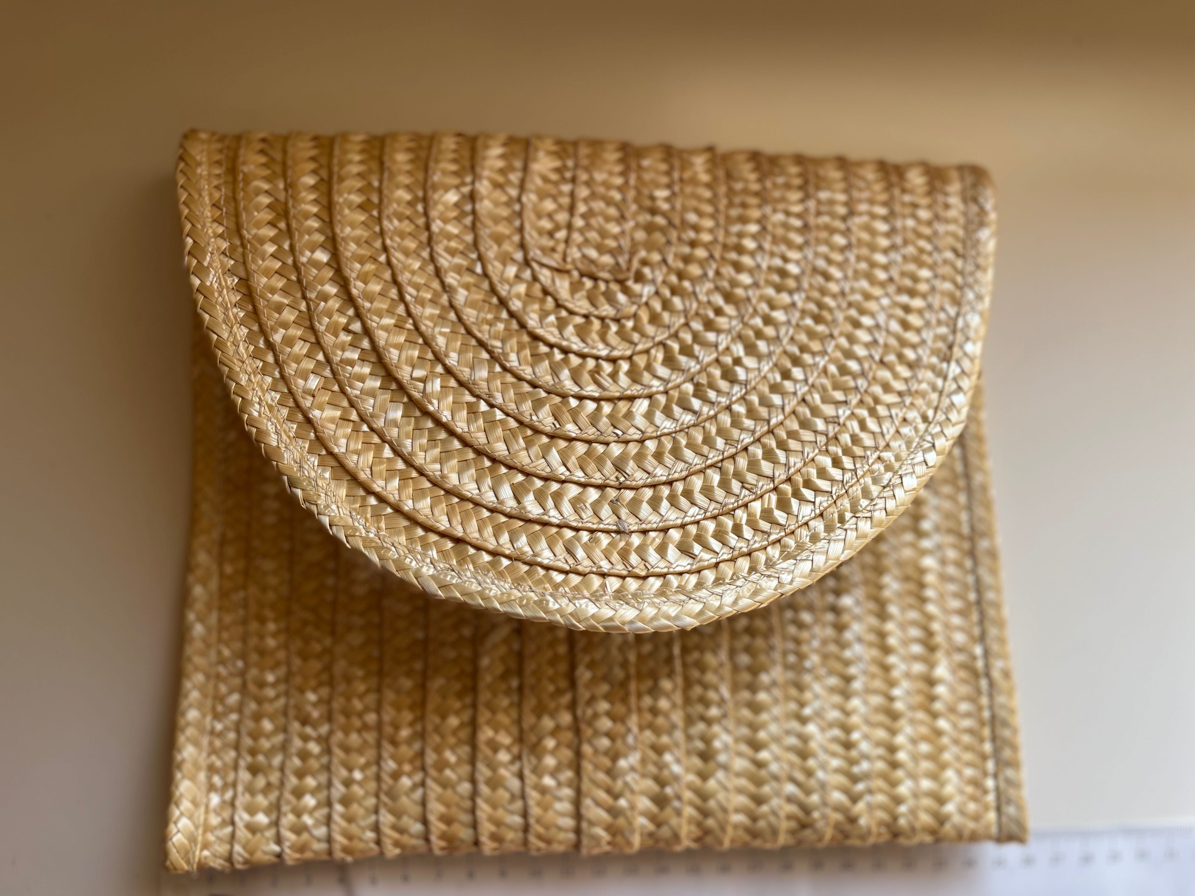Carteira tipo clutch em palha de centeio (Novo)