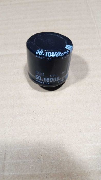 Конденсатор електролітичний  10000 мкФ 50 В.