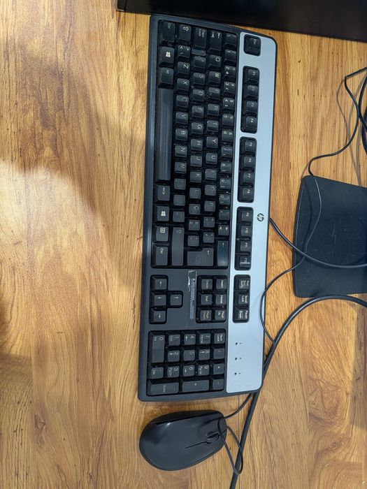 Conjunto computador + periféricos