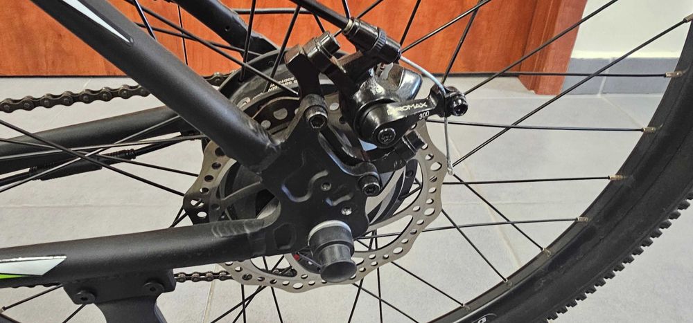 Powystawowy, elektryczny rower górski E3000,