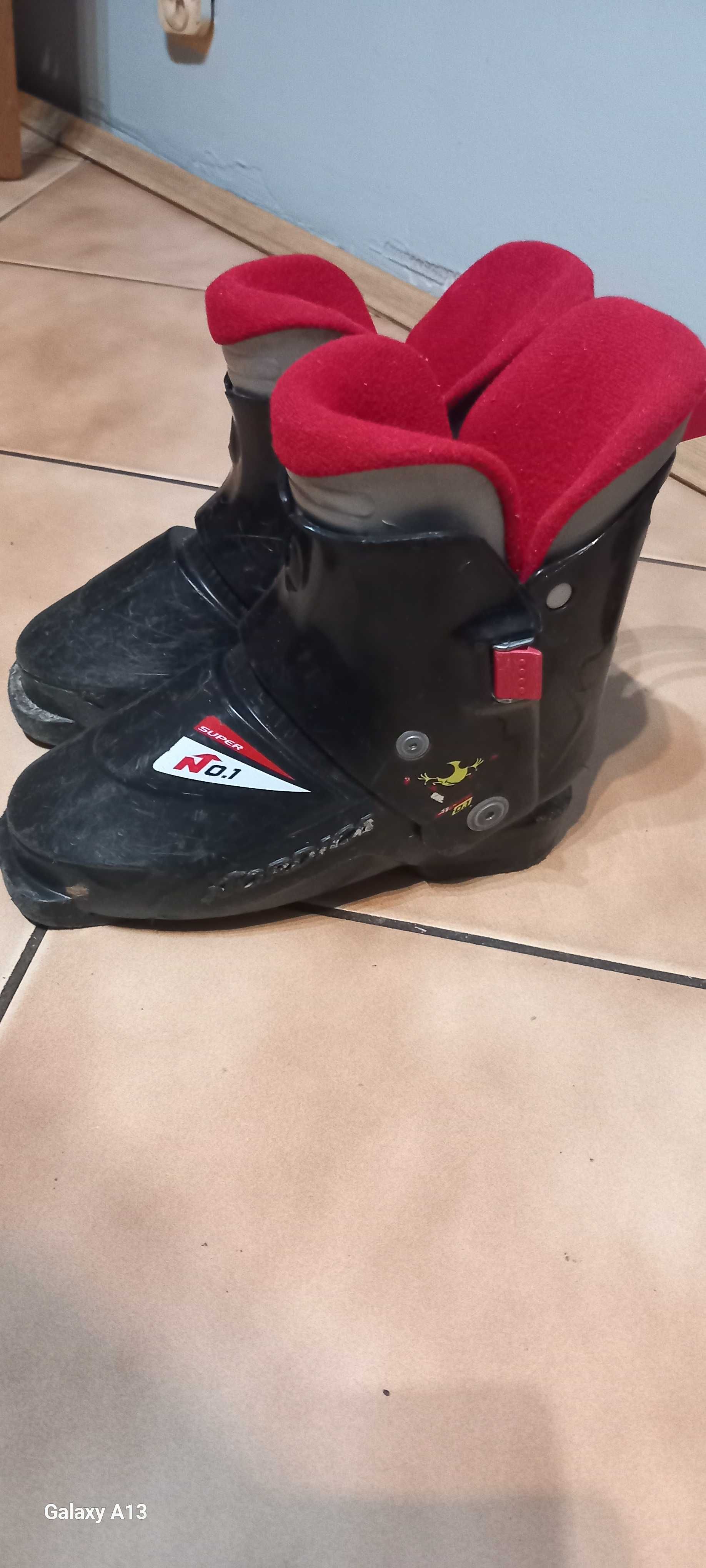 Narty dzieciece i buty komplet