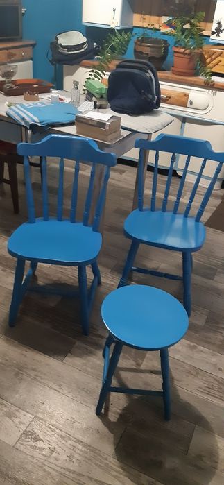 Krzesła i taboret toczone. Drewniane. Jafameg??