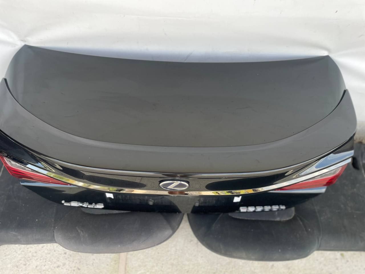 Кришка багажника Lexus ES 2018-2022