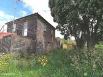 Moradia T2 e Armazém