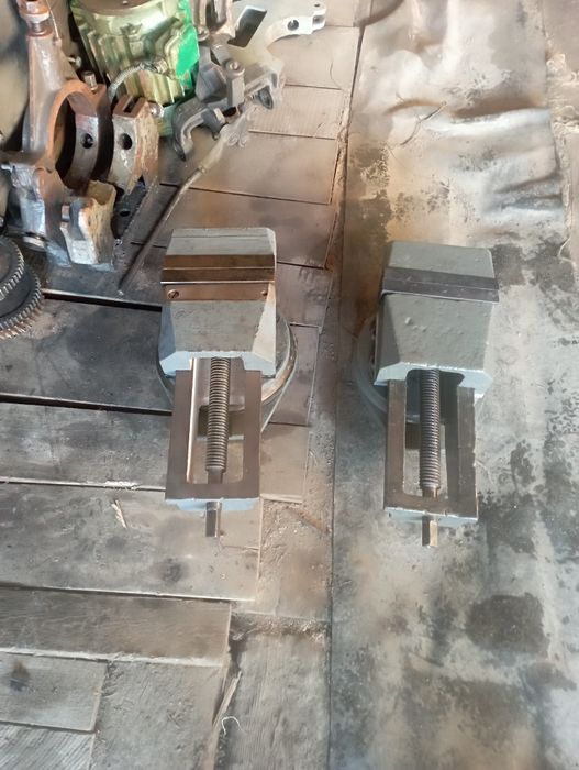 Тіски фрезирні ф200мм Лещата